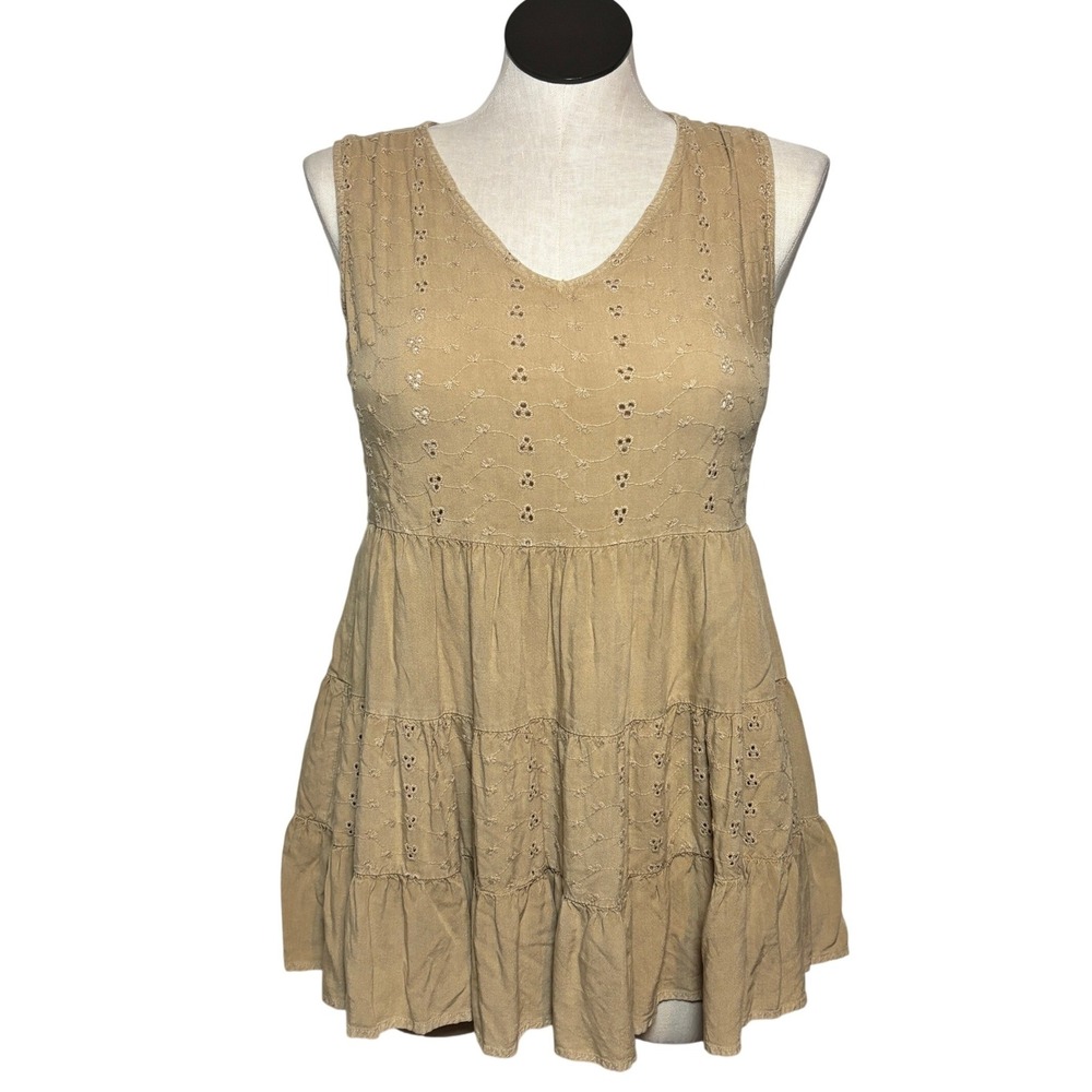 Solitaire Tan Eyelet Embroidered Tiered Babydoll Tunic Top Womens Medium‎ Rayon